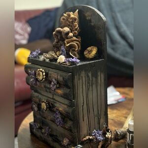 Mushroom and flower jewelry box